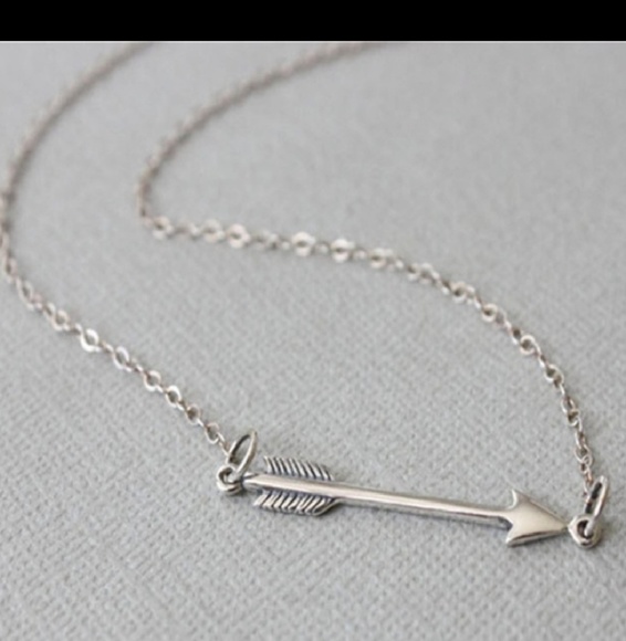 🖤1 LEFT🖤   💛 Arrow necklace - Picture 2 of 3